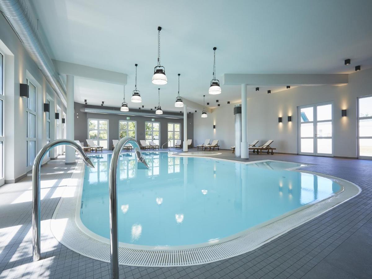 Reetland Am Meer - Premium Reetdachvilla Mit 3 Schlafzimmern, Sauna Und Kamin F07 Dranske Exterior foto